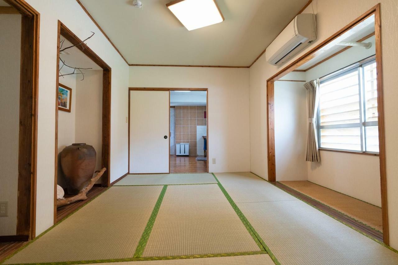 沖縄古民家お宿ななつぼし Okinawa Traditional House Nanatsuboshi 那霸 外观 照片